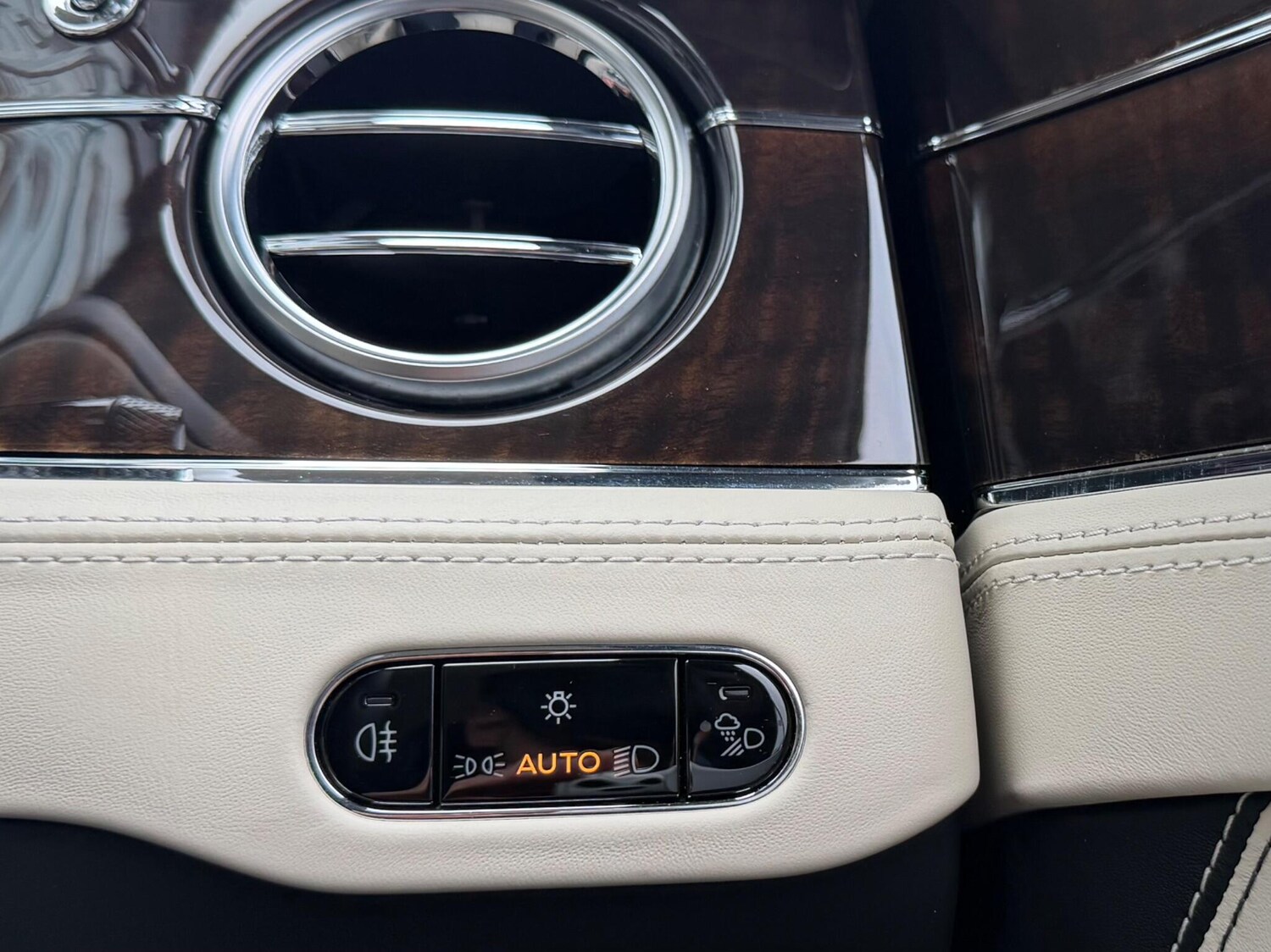 Used Bentley Continental 2018 for sale - 78100109: Photo 29