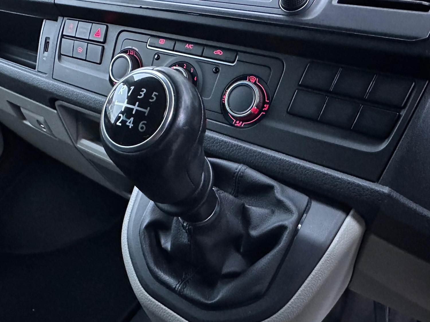 Used Volkswagen Transporter 2016 for sale - 78034320: Photo 15