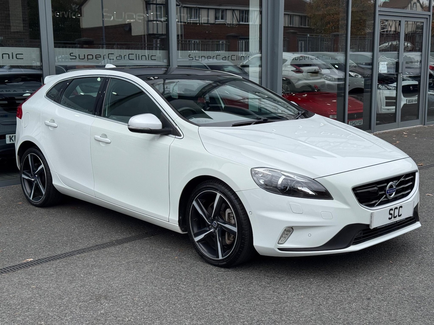 Used Volvo V40 2025 for sale - 77050150: Photo 1