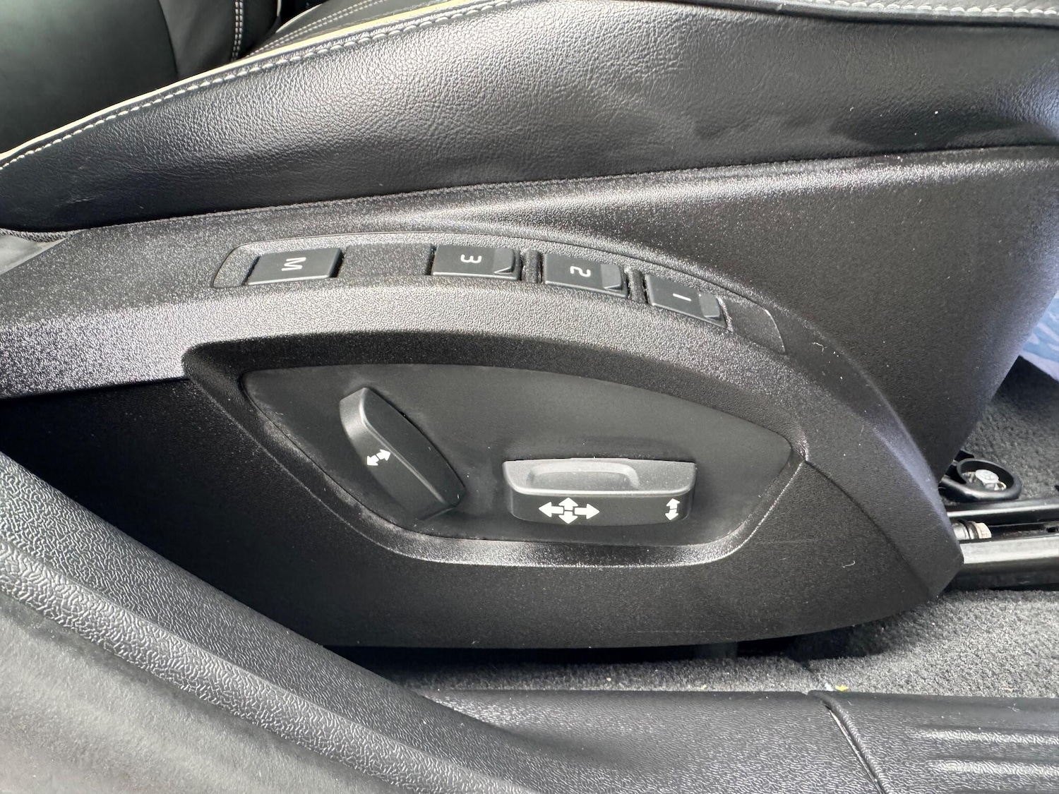 Used Volvo V40 2025 for sale - 77050150: Photo 14