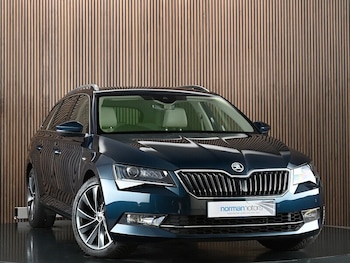 Used Skoda Superb 2019 for sale - 79104300: Photo