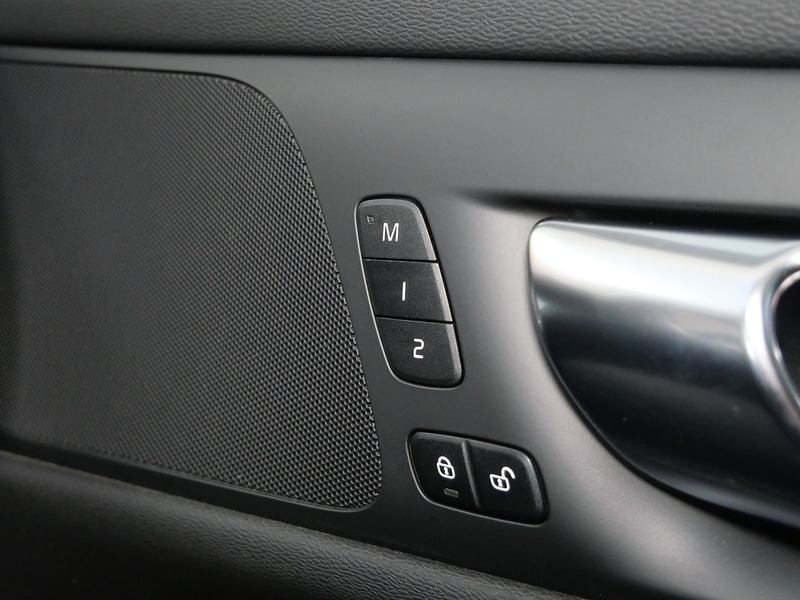 Used Volvo V60 2020 for sale - 77384825: Photo 42