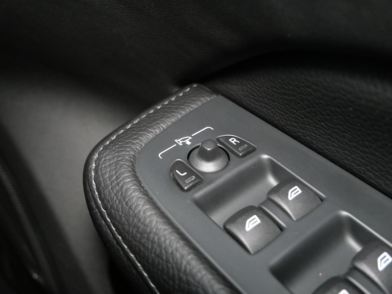 Used Volvo V60 2020 for sale - 77384825: Photo 43