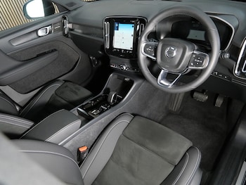 Used Volvo XC40 2023 for sale - 79550286: Photo