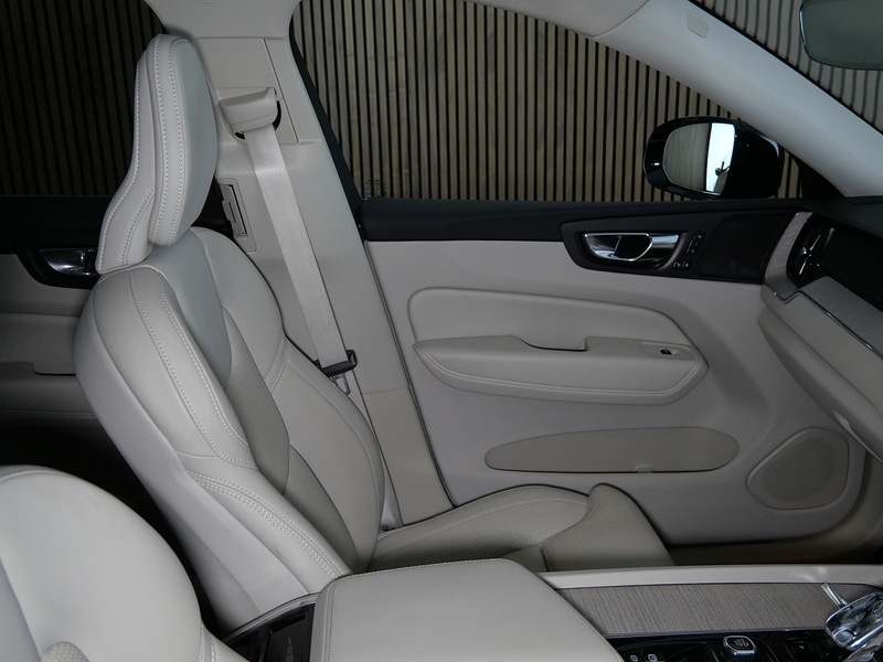 Used Volvo XC60 2021 for sale - 77953470: Photo 30