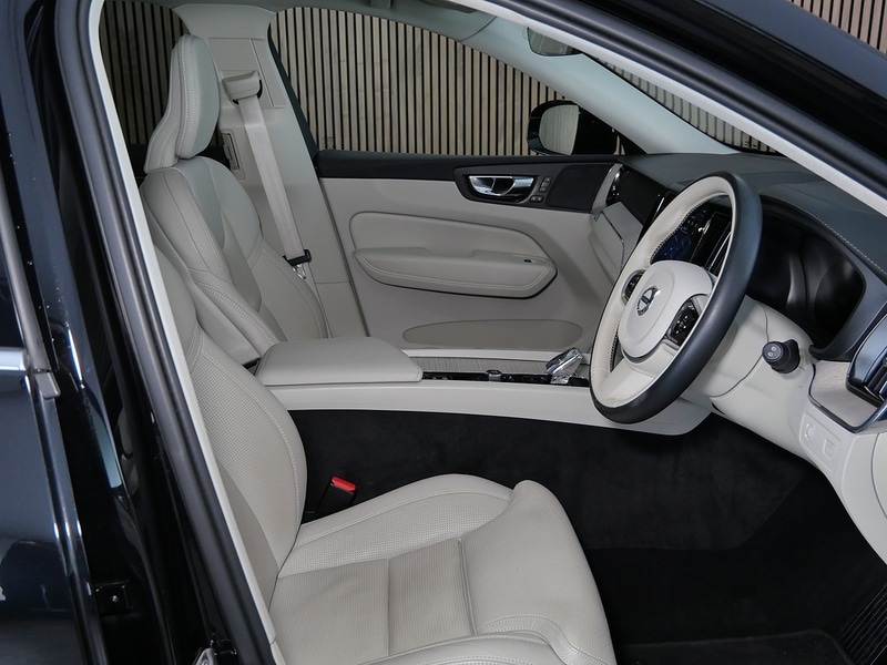 Used Volvo XC60 2021 for sale - 77953470: Photo 31