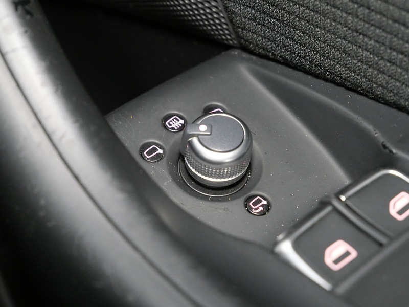 Used Audi Q3 2015 for sale - 77437836: Photo 39