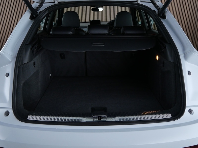 Used Audi Q3 2015 for sale - 77437836: Photo 46