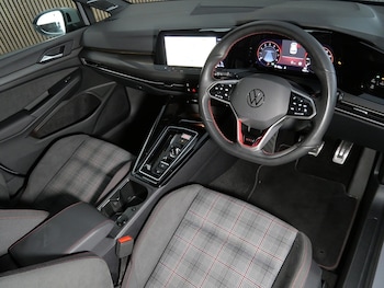 Used Volkswagen Golf 2024 for sale - 77953474: Photo