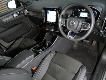Used Volvo XC40 2023 for sale - 78702923: Photo