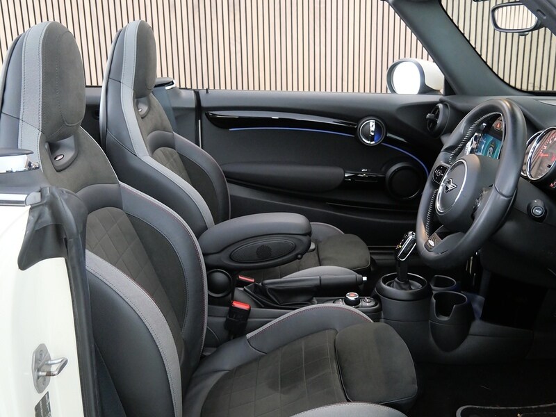 Used MINI Convertible 2021 for sale - 77840694: Photo 31