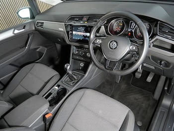 Used Volkswagen Touran 2020 for sale - 78738899: Photo