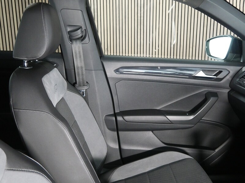 Used Volkswagen T-Roc 2019 for sale - 77840705: Photo 32