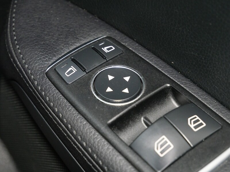 Used Mercedes-Benz SLK 2013 for sale - 77437835: Photo 38