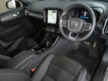 Used Volvo XC40 2023 for sale - 78402056: Photo