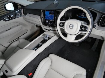Used Volvo XC60 2023 for sale - 78646031: Photo
