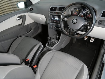 Used Volkswagen Polo 2016 for sale - 78781591: Photo