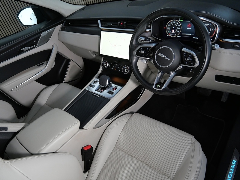 Used Jaguar F-Pace 2021 for sale - 78031174: Photo 3