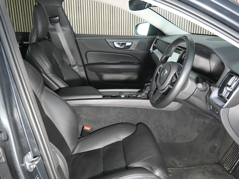 Used Volvo V60 2020 for sale - 77840690: Photo 32