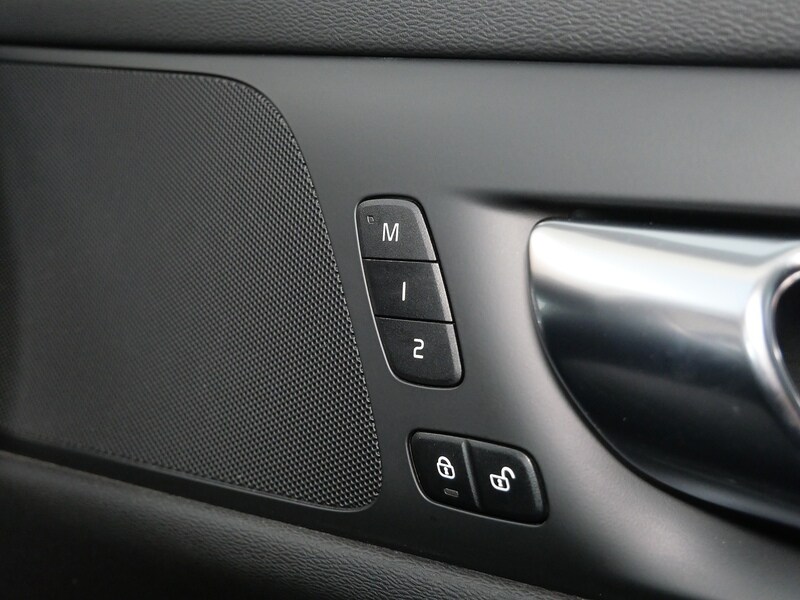 Used Volvo V60 2020 for sale - 77840690: Photo 42