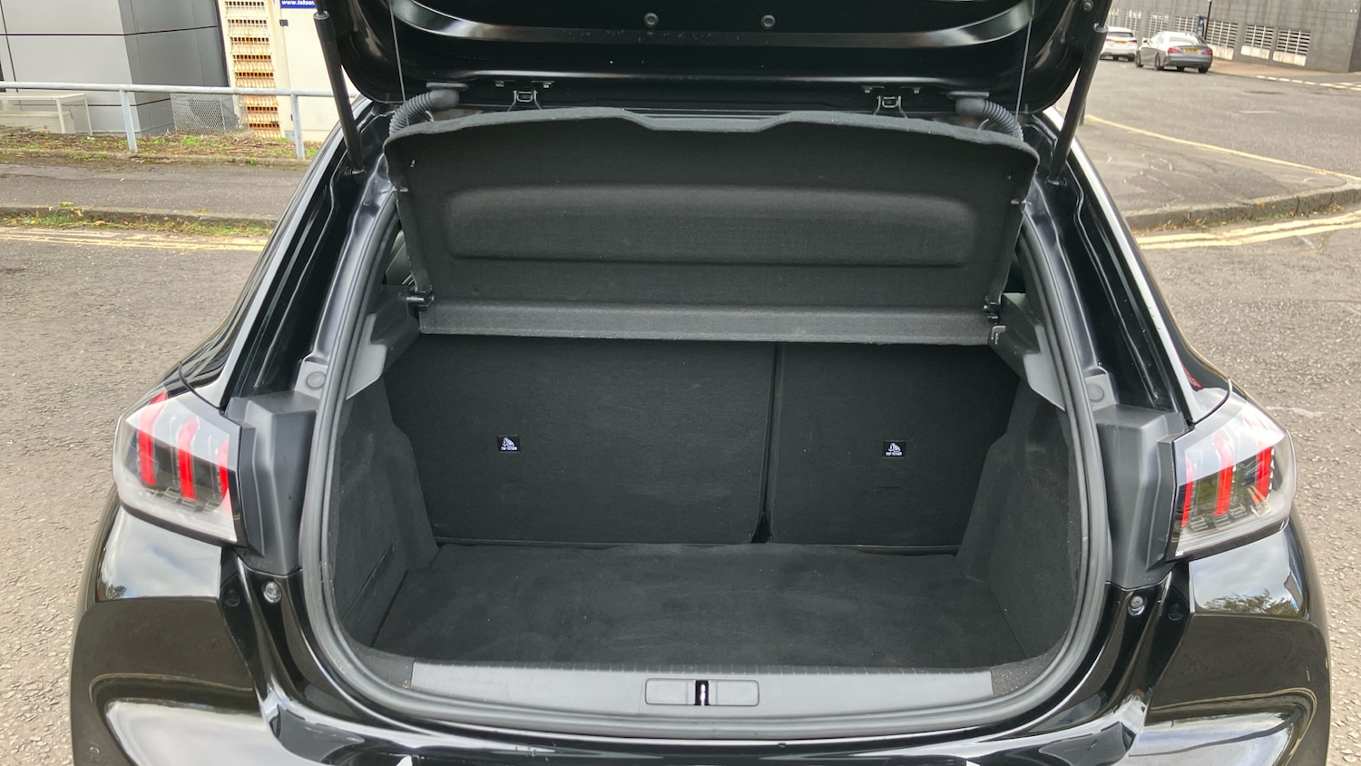 Used Peugeot 208 2023 for sale - 76340457: Photo 4