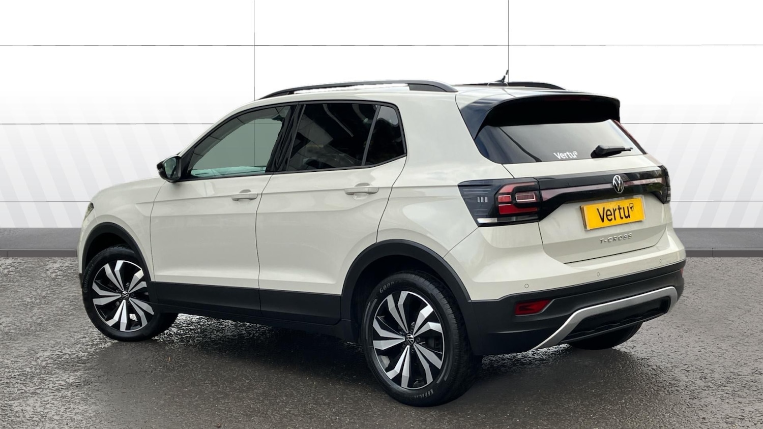 Used Volkswagen T-Cross 2023 for sale - 76969644: Photo 2