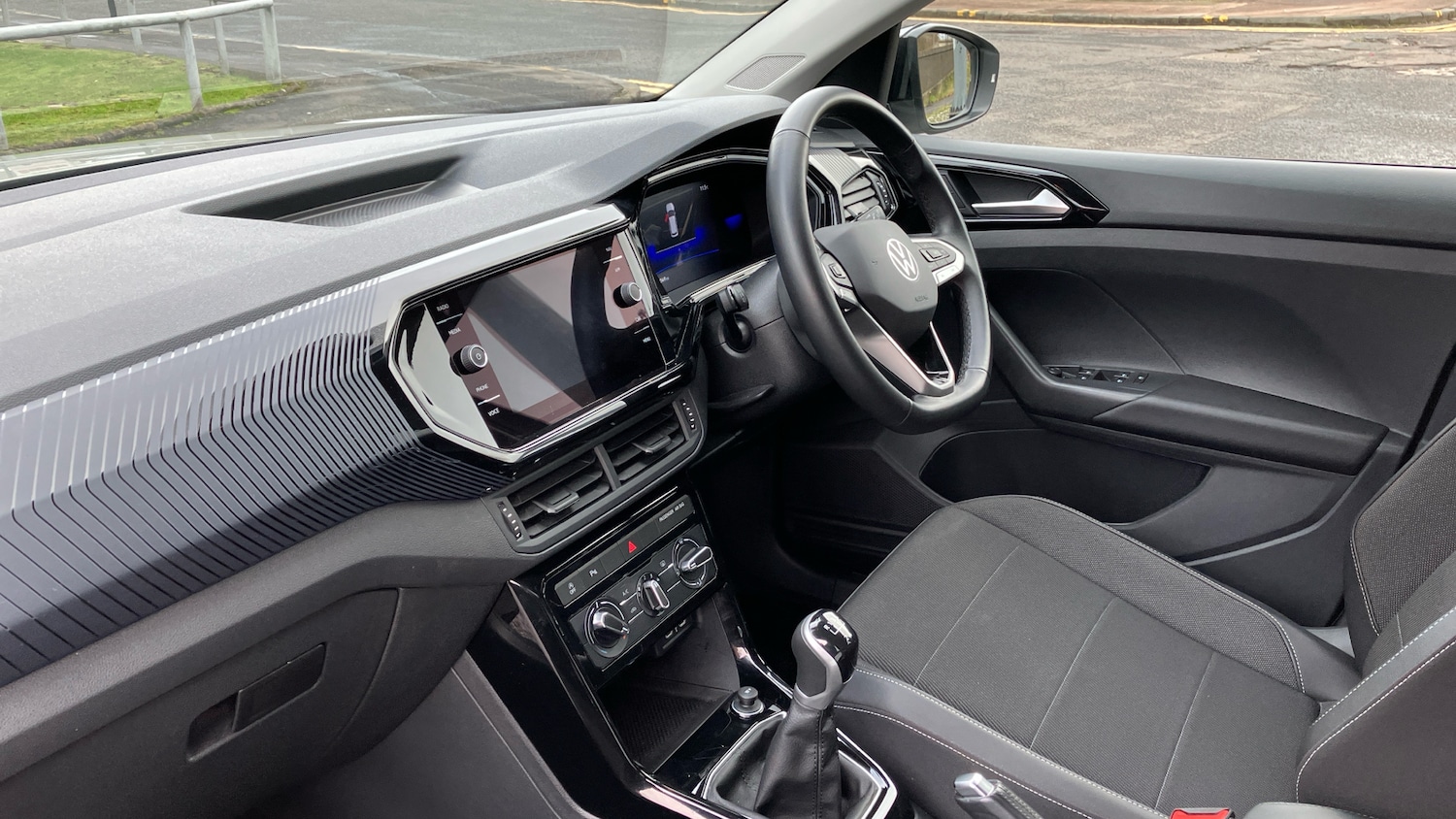 Used Volkswagen T-Cross 2023 for sale - 76969644: Photo 9