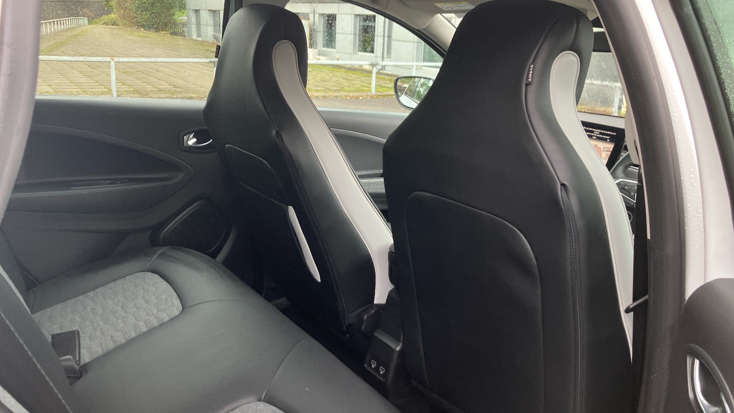 Used Renault Zoe 2020 for sale - 76198054: Photo 30
