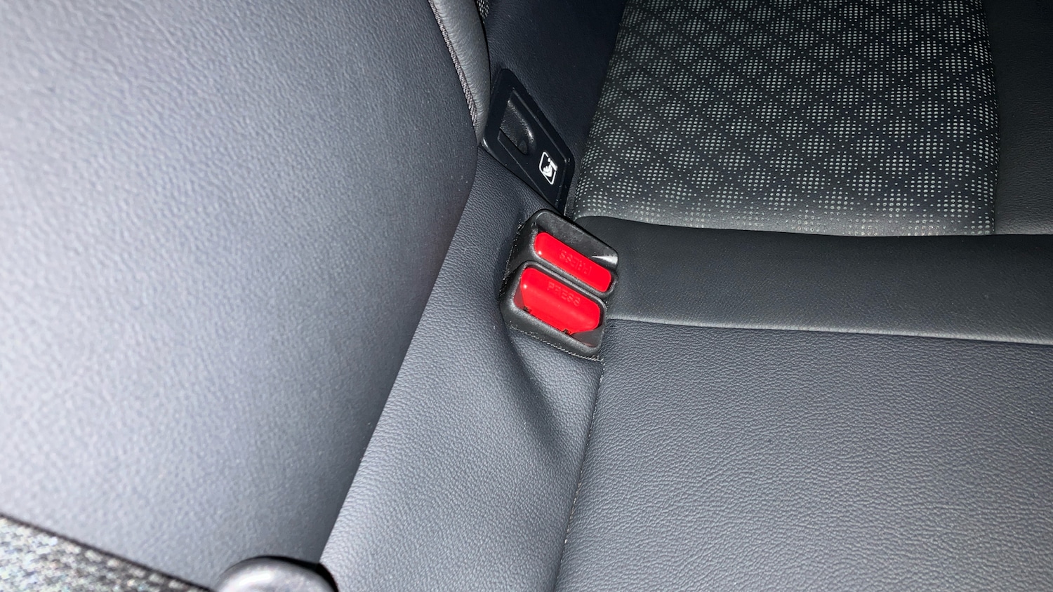 Used Toyota C-HR 2021 for sale - 76907649: Photo 17