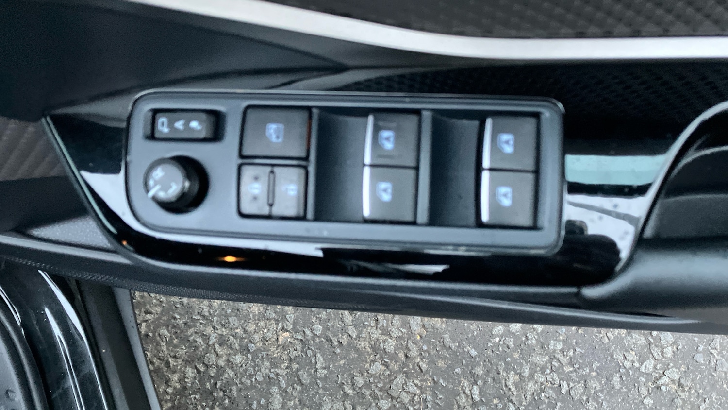 Used Toyota C-HR 2021 for sale - 76907649: Photo 30