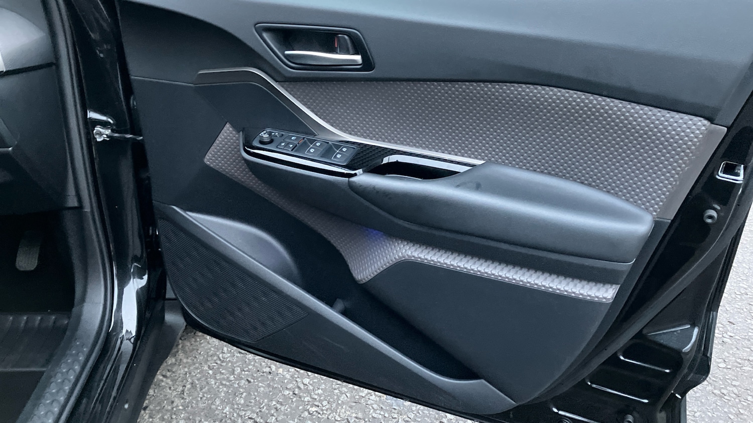 Used Toyota C-HR 2021 for sale - 76907649: Photo 31