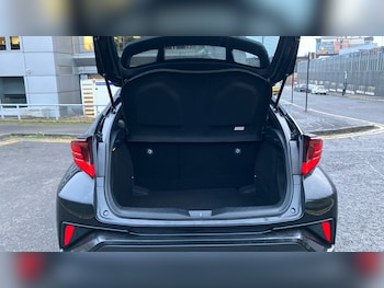 Used Toyota C-HR 2021 for sale - 76907649: Photo