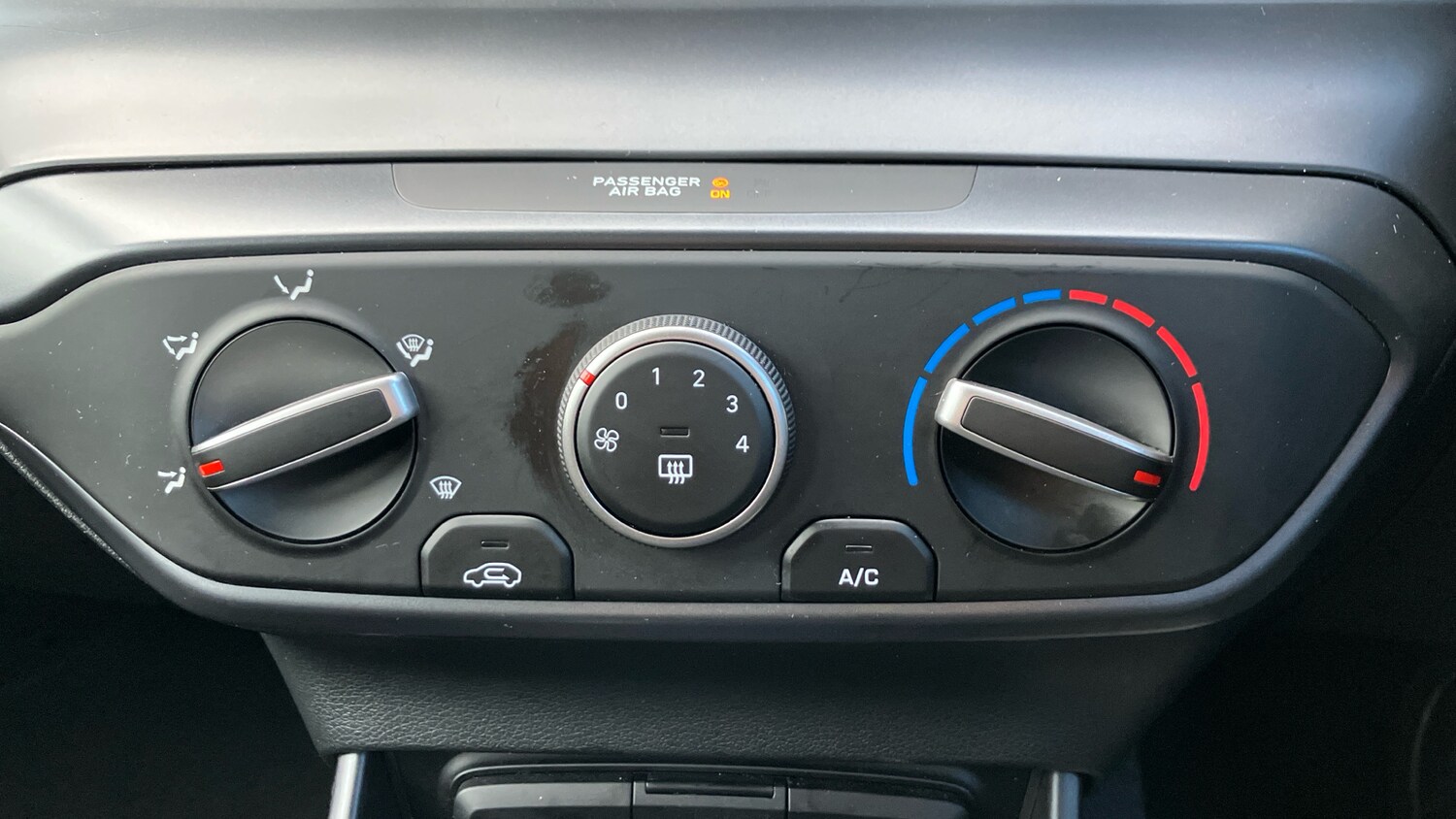 Used Hyundai i20 2024 for sale - 76352918: Photo 40