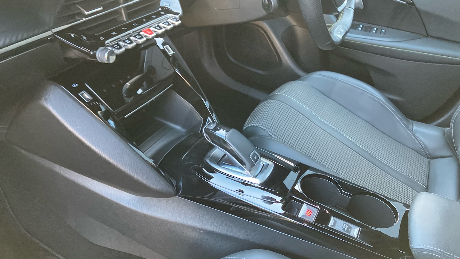 Used Peugeot 2008 2020 for sale - 77038754: Photo 13