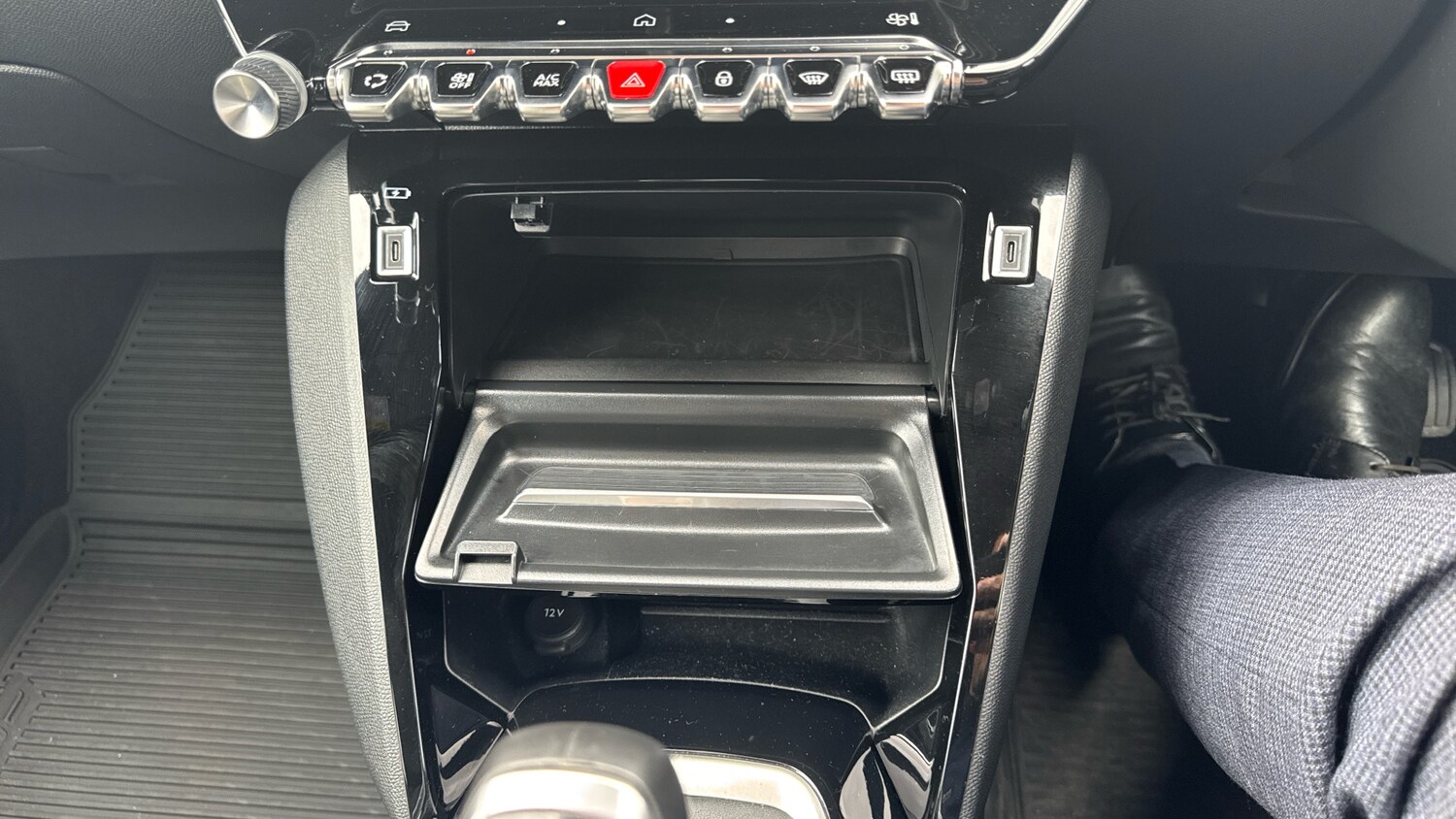 Used Peugeot 2008 2024 for sale - 76817399: Photo 32