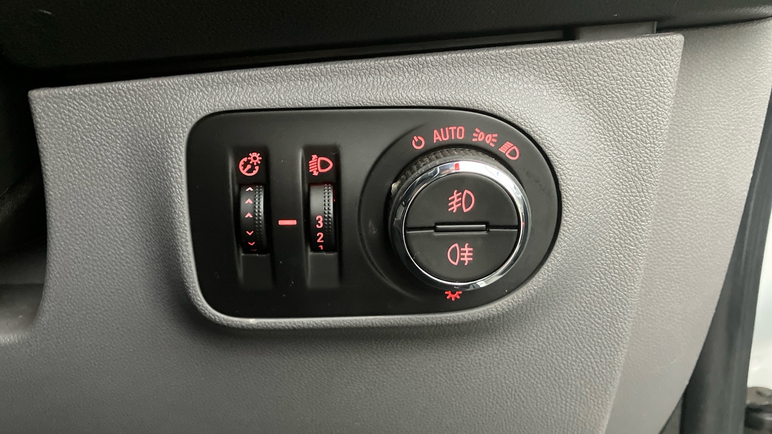 Used Vauxhall Corsa 2016 for sale - 76799061: Photo 39