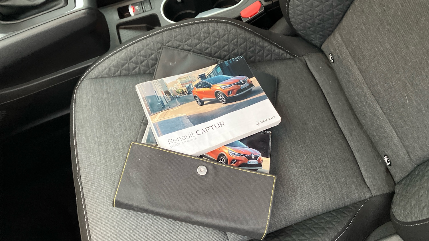 Used Renault Captur 2022 for sale - 76551172: Photo 19