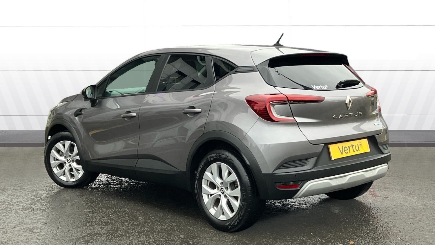 Used Renault Captur 2022 for sale - 76551172: Photo 2