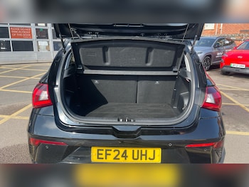 Used Hyundai i20 2024 for sale - 76024868: Photo