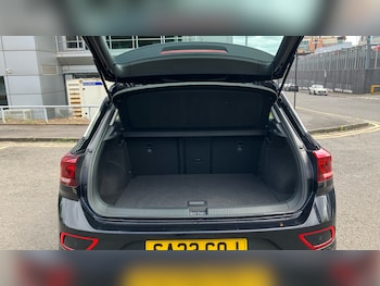Used Volkswagen T-Roc 2023 for sale - 79042303: Photo