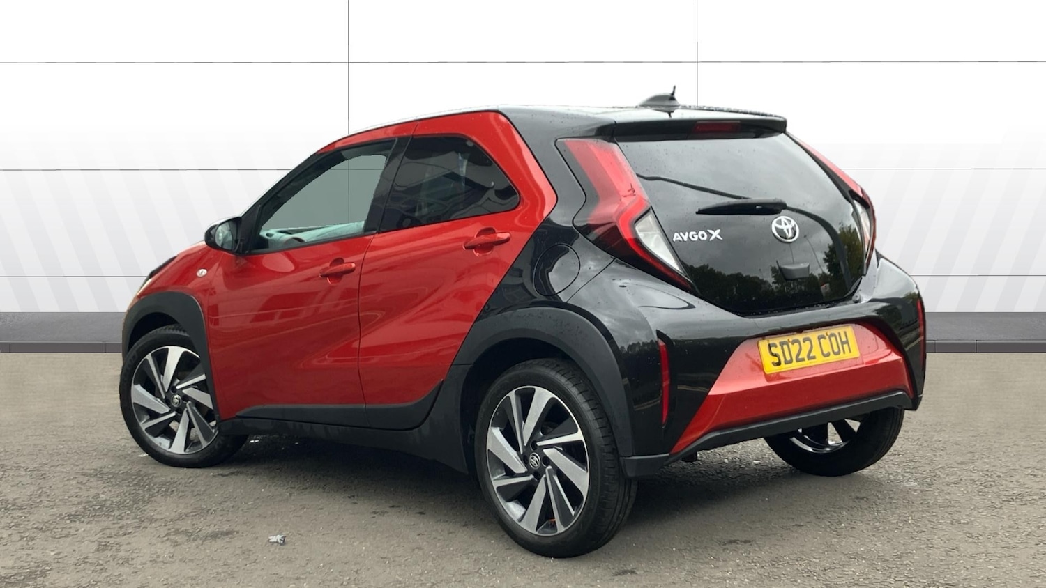 Used Toyota Aygo X 2022 for sale - 76542794: Photo 2