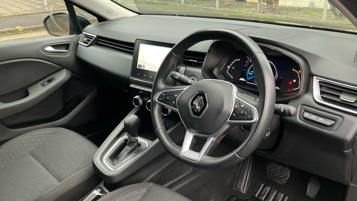 Used Renault Clio 2023 for sale - 76696887: Photo 11