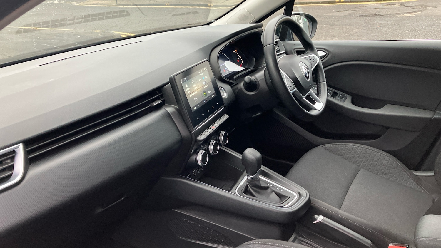 Used Renault Clio 2023 for sale - 76696887: Photo 9