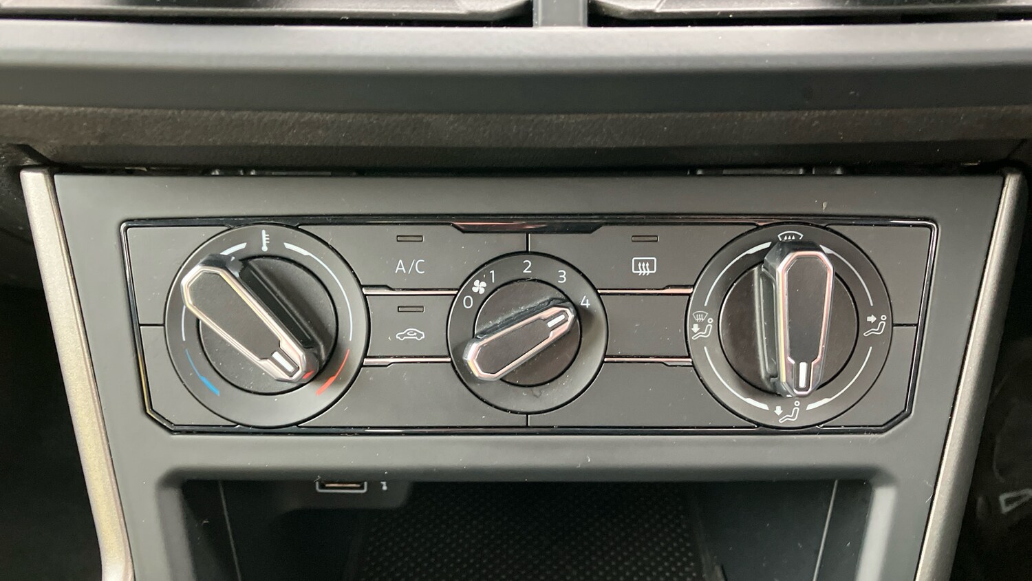 Used Volkswagen Polo 2018 for sale - 77653520: Photo 41