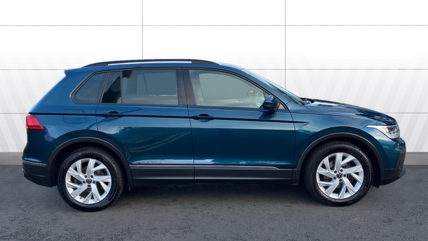 Used Volkswagen Tiguan 2022 for sale - 76637605: Photo 5