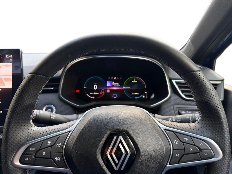 Used Renault Clio 2023 for sale - 76960790: Photo 14