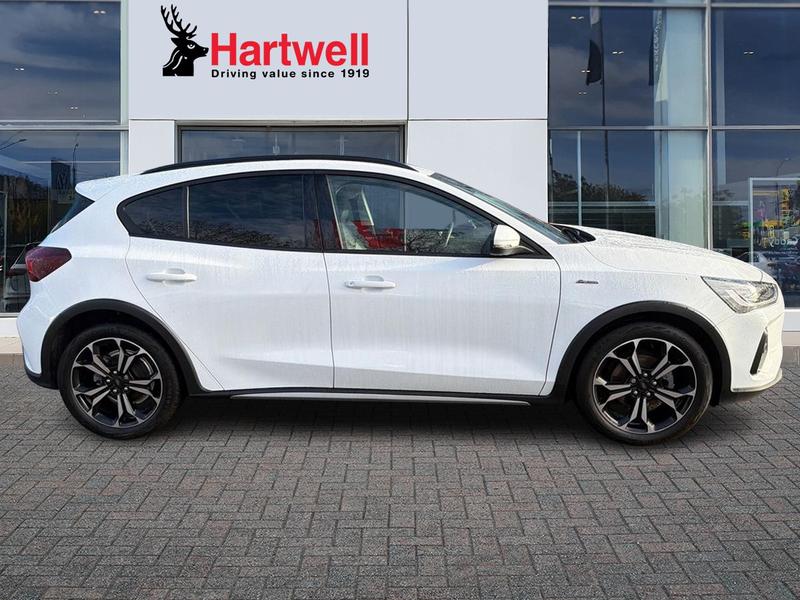 Used Ford Focus 2023 for sale - 76835495: Photo 2