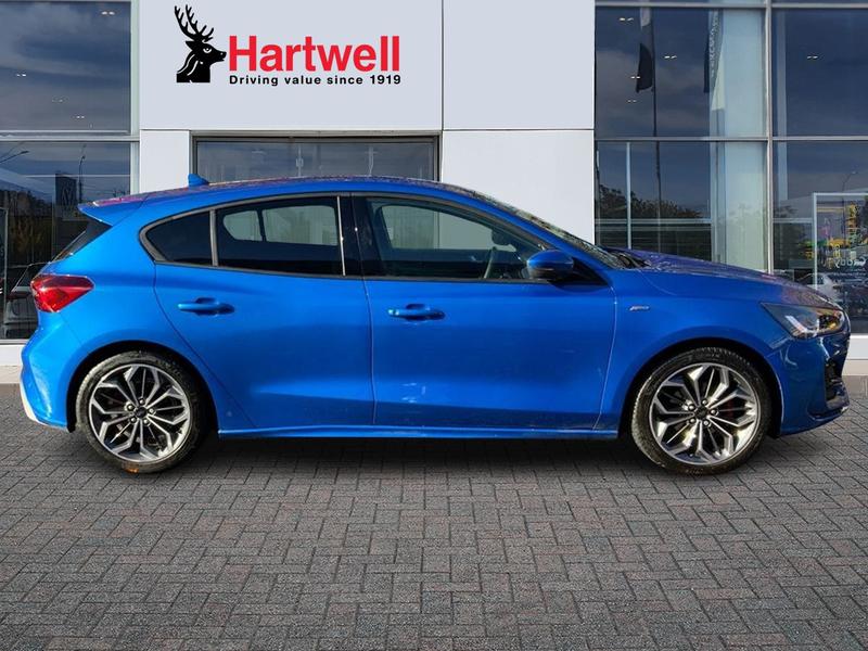 Used Ford Focus 2023 for sale - 76691101: Photo 2