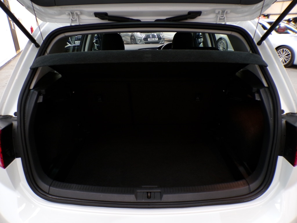 Used Volkswagen Golf 2019 for sale - 77395372: Photo 33