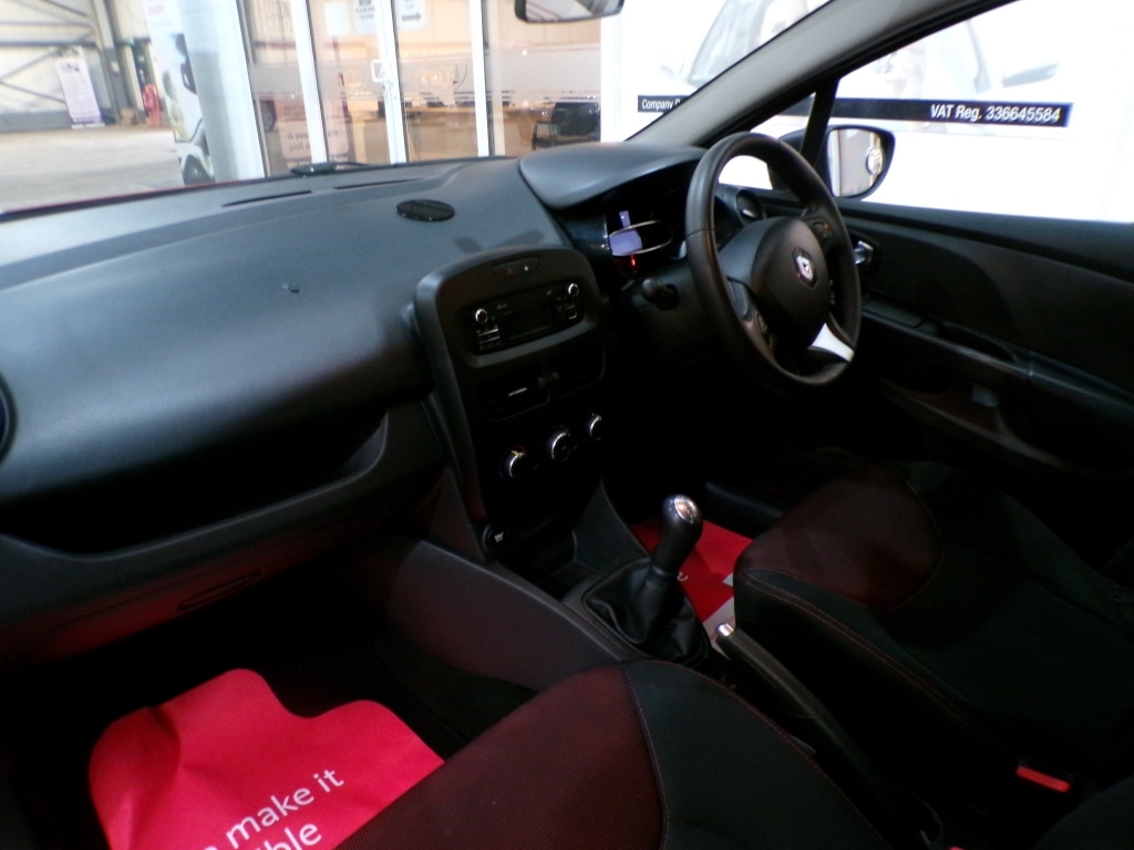 Used Renault Clio 2015 for sale - 76786983: Photo 15